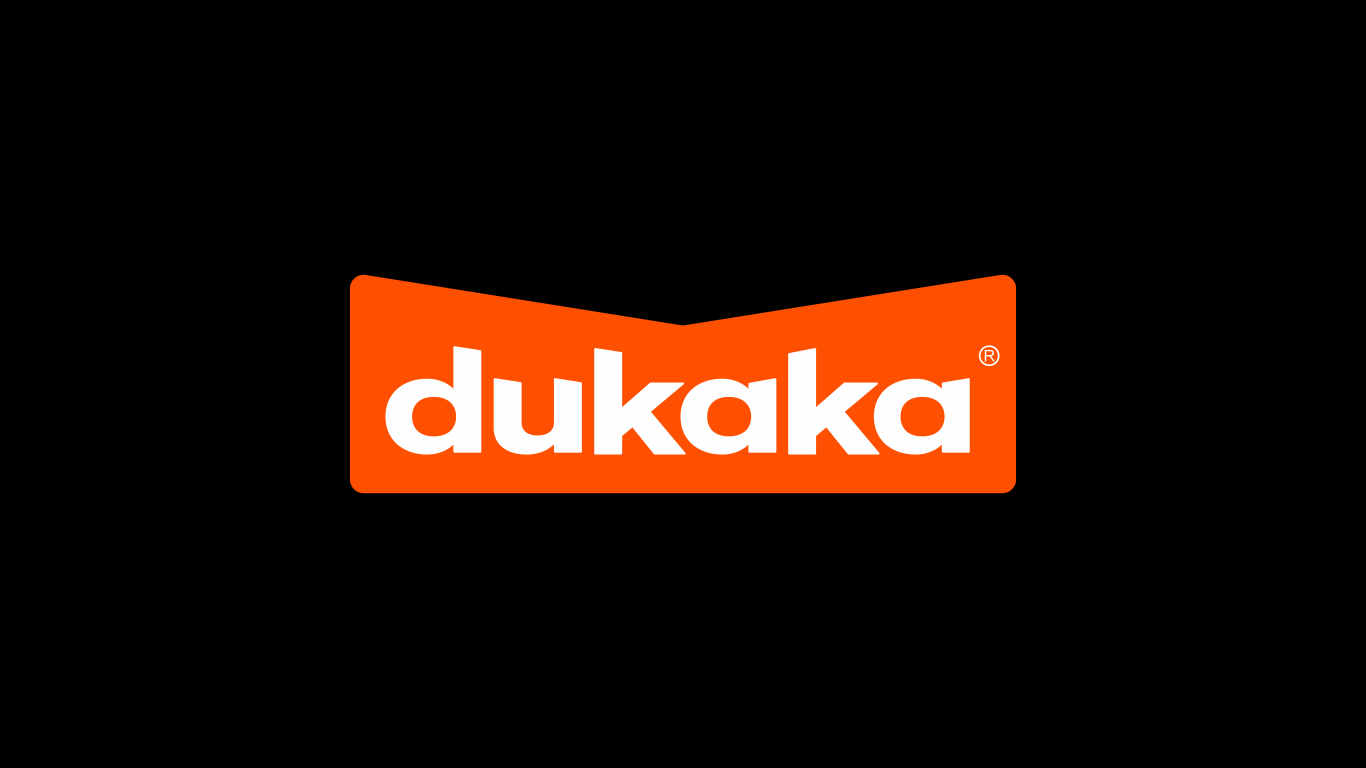 杜卡卡DUKAKA — 极简成衣品牌形象设计图1