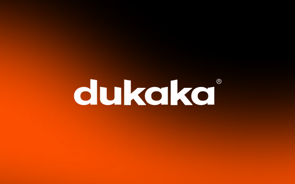 杜卡卡DUKAKA — 极简成衣品牌形象设计