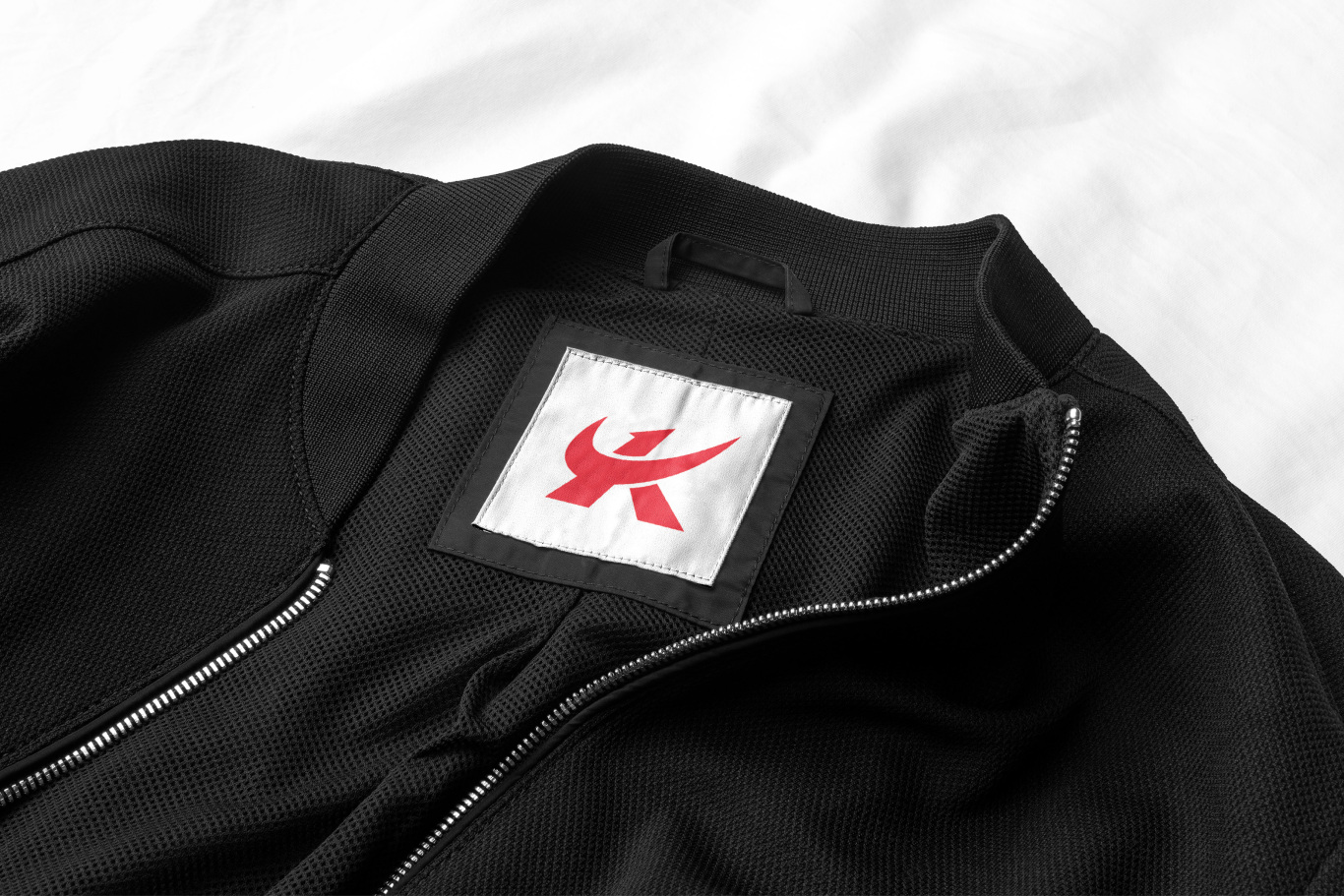KPT运动休闲服饰品牌logo设计图1