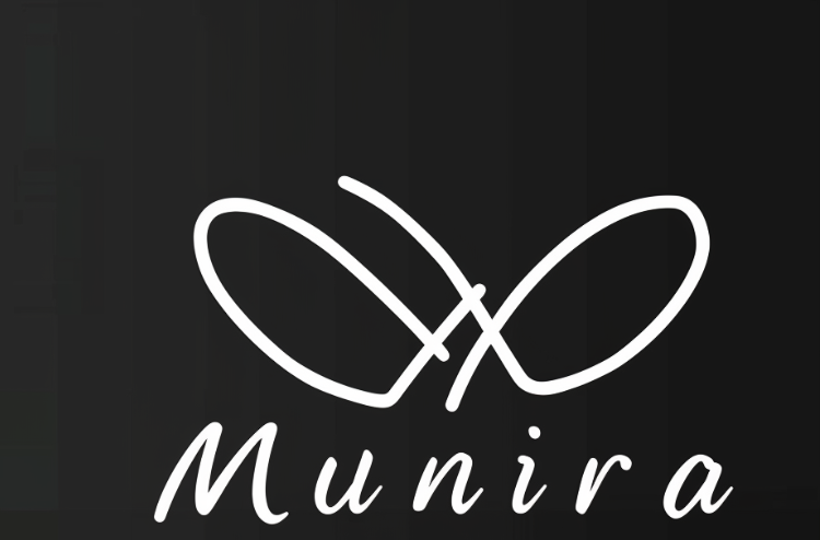 Munila高端时装店（高定服装） LOGO图1